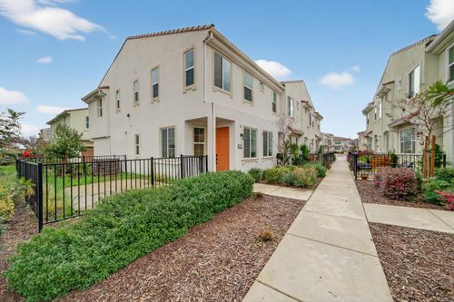 43101-5301 East Commerce Way, Sacramento, CA, 95835 | Card Image