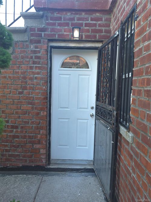 ground-floor-3766 Bronxwood Avenue, New York, NY, 10469 | Card Image