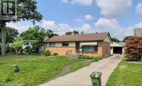 1588 Cherrylawn Cres, Windsor, ON, N9E1P4 | Card Image