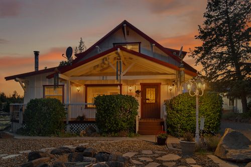 65043 85th St, Bend, OR, 97703-8475 | Card Image