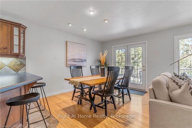47 Morton Ave, House other with 4 bedrooms, 2 bathrooms and 4 parking in Dundas ON | Image 14