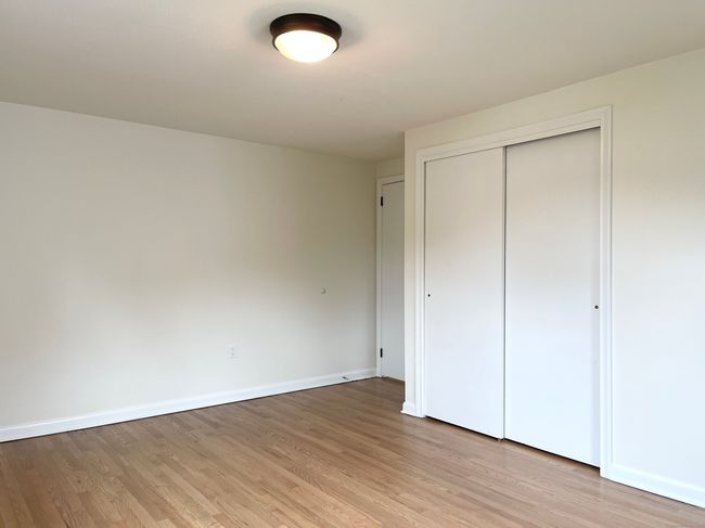 226 Middletown Ave, Home with 6 bedrooms, 2 bathrooms and 8 parking in Wethersfield CT | Image 17