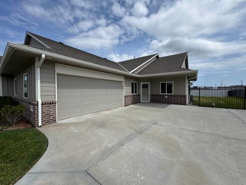 868 N Cloverleaf St, Goddard, KS, 67052-8666 | Card Image