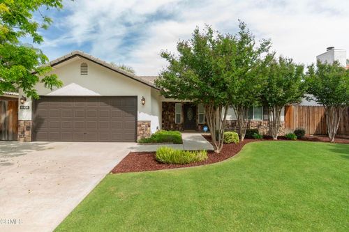 10908 Royal Ascot Ave, Bakersfield, CA, 93312-1818 | Card Image
