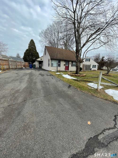 199 Glen Hills Rd, Meriden, CT, 06451-3831 | Card Image