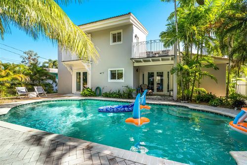 517 Ne 2nd Pl, Dania Beach, FL, 33004-2901 | Card Image