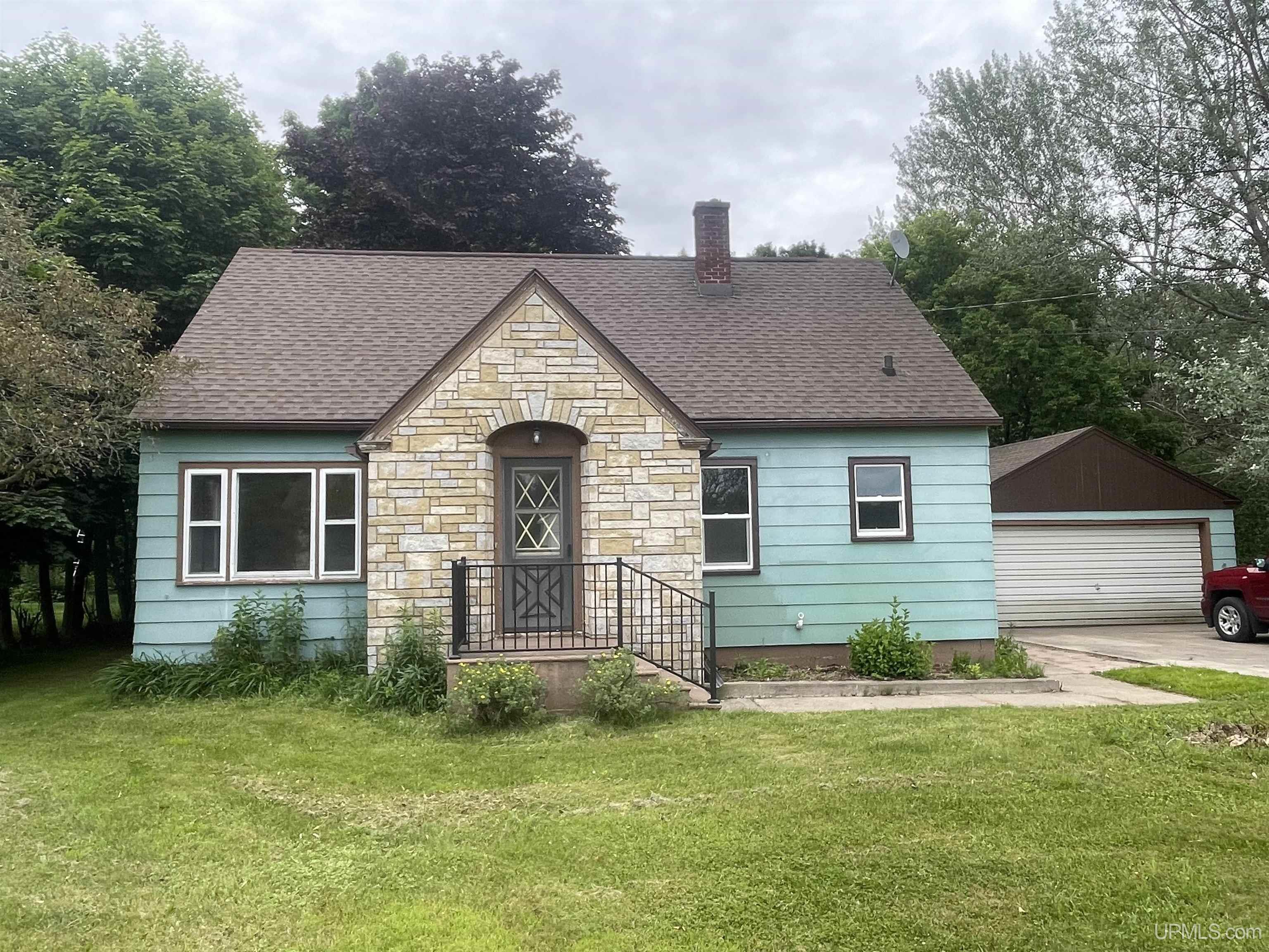County 426 M.5 Rd, Gladstone, MI 49837