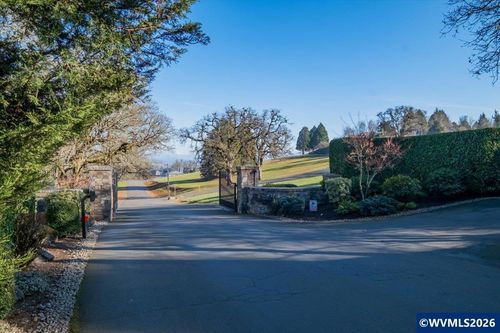 8216 Enchanted Ridge Ct Se, Turner, OR, 97392-9409 | Card Image