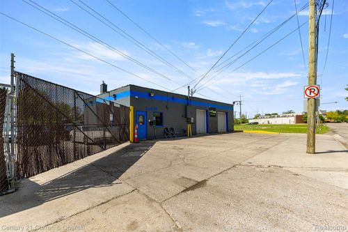 34939 Brush St, Wayne, MI, 48184-1709 | Card Image