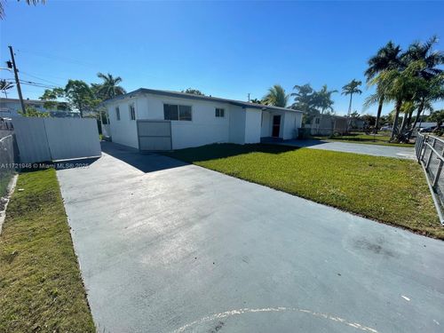 1570 Ne 9th St, Homestead, FL, 33033-4608 | Card Image