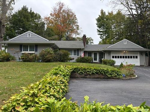 247 Buckram Road, Oyster Bay, NY, 11560 | Card Image