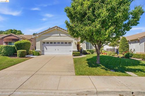 481 Coronation Dr, Brentwood, CA, 94513-6927 | Card Image