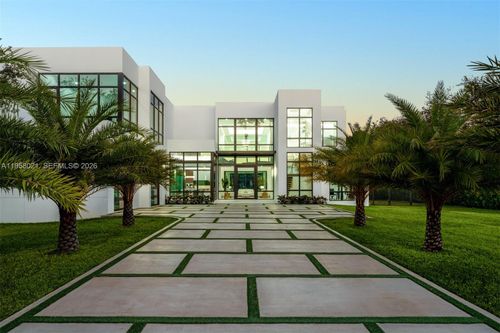 9525 Sw 95th Ct, Miami, FL, 33176-2073 | Card Image