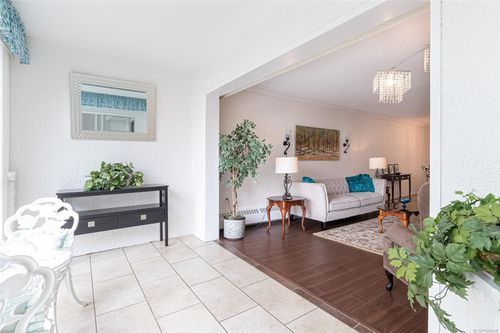 111-2050 White Birch Rd, Sidney, BC, V8L2R1 | Card Image
