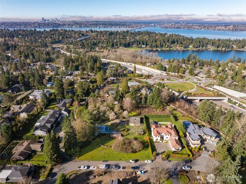 9406 Ne 32nd St, Clyde Hill, WA, 98004-1732 | Card Image