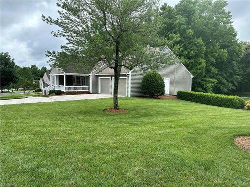 633 Huntington Dr, High Point, NC, 27262-4566 | Card Image