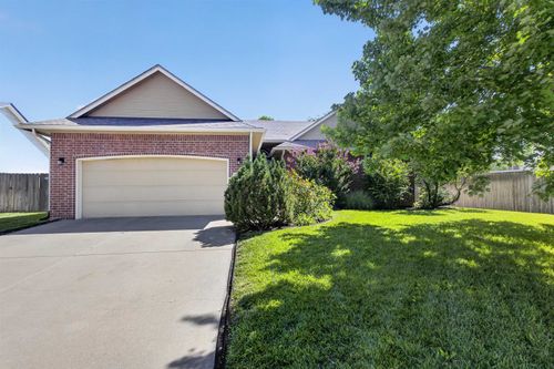 10502 W Taft St, Wichita, KS, 67209-3526 | Card Image