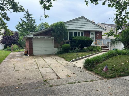 118 Franklin Ave, Malverne, NY, 11565-1932 | Card Image