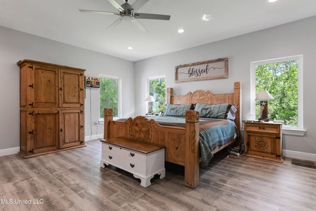 MASTER BEDROOM | Image 16