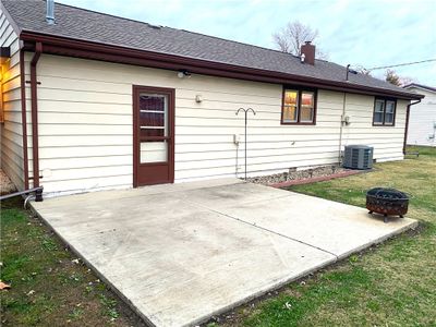 1991 W Garfield Avenue, House other with 2 bedrooms, 1 bathrooms and null parking in Decatur IL | Image 3