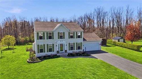 7609 Whispers Ln, Ontario, NY, 14519-9389 | Card Image