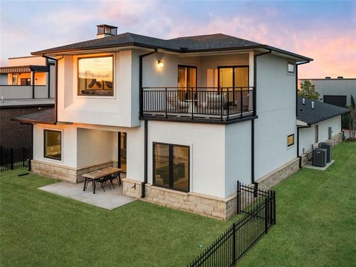 810 Nw 72nd St, Oklahoma City, OK, 73116-7104 | Card Image