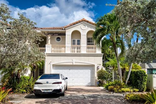 2709 Ne 15th St, Fort Lauderdale, FL, 33304-1614 | Card Image