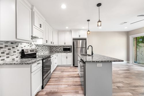 1604 W Johnson St, Denison, TX, 75020-1735 | Card Image