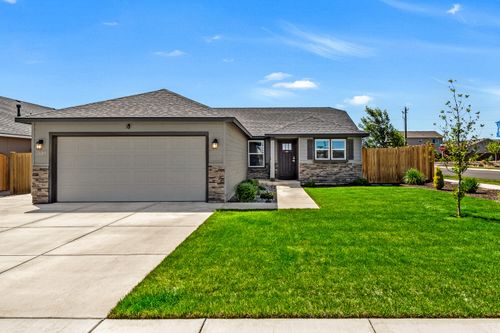 3499 Nw 9th Ln, Redmond, OR, 97756-3302 | Card Image