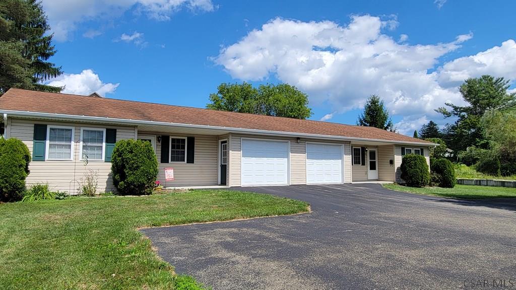 Cherry Ln, Somerset, PA 15501