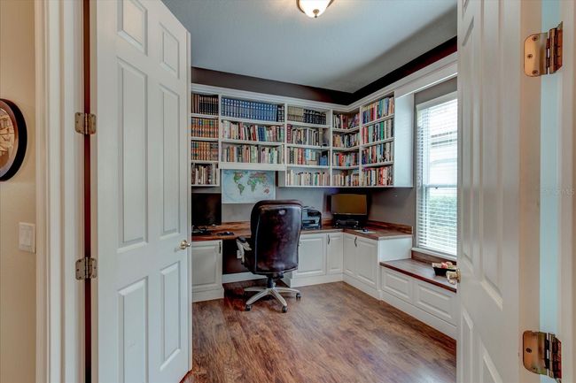 Office/ den | Image 14