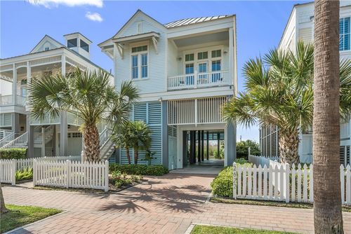 2622 E Seaside Dr, Galveston, TX, 77550-2713 | Card Image