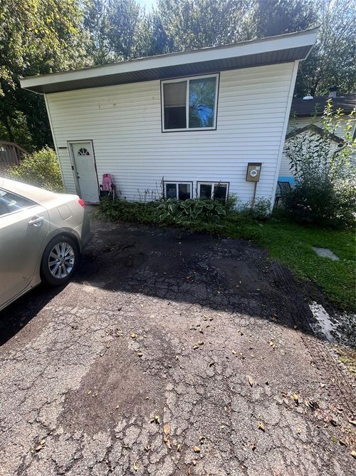 15 Medallion Rd, Kiamesha Lake, NY, 12751-5009 | Card Image