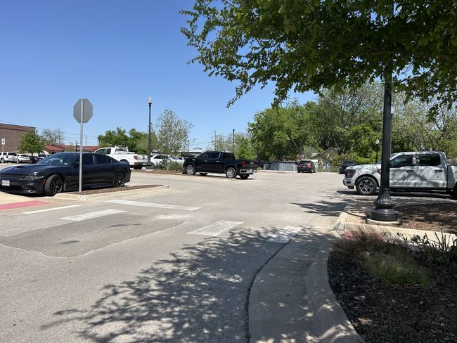 Additional parking is across the street | Image 4