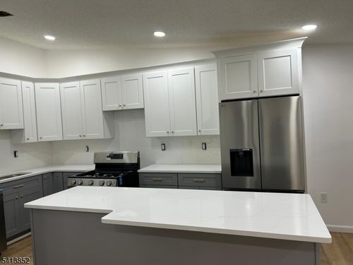 223 Wycoff Way W, East Brunswick, NJ, 08816-5646 | Card Image