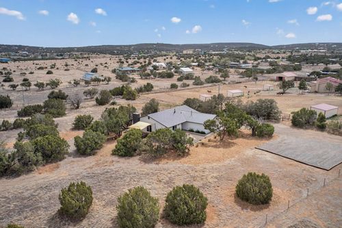 11 Woods End Rd, Edgewood, NM, 87015-8098 | Card Image