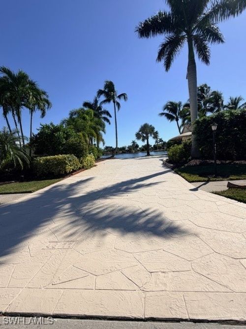 4677 Southern Breeze Dr, NAPLES, FL, 34114-9420 | Card Image