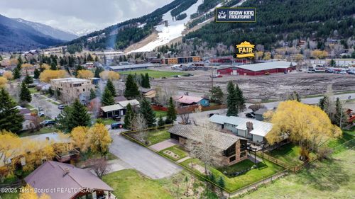 520 W Kelly Ave, Jackson, WY, 83001-8547 | Card Image