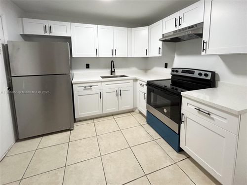 apt-106-12215 W Dixie Hwy, North Miami, FL, 33161-5463 | Card Image