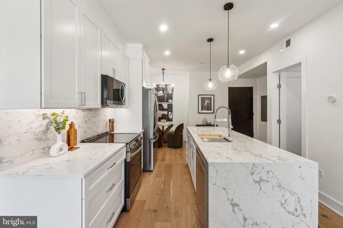 8-7125 Georgia Ave Nw, WASHINGTON, DC, 20012-2333 | Card Image