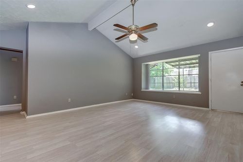 7659 Winkle Wood Ln, Houston, TX, 77086-3031 | Card Image