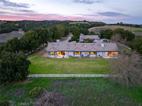 2867 Township Rd, Paso Robles, CA, 93446-9670 | Card Image