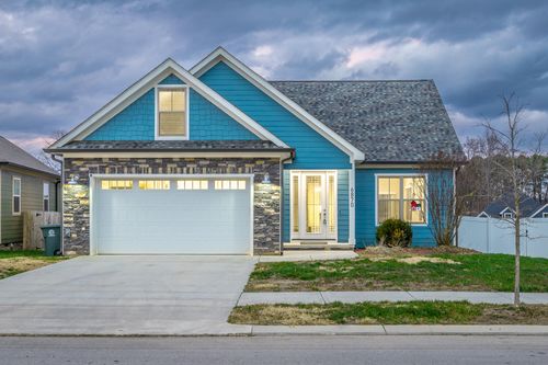 6870 Carnell Way, Chattanooga, TN, 37421-0600 | Card Image