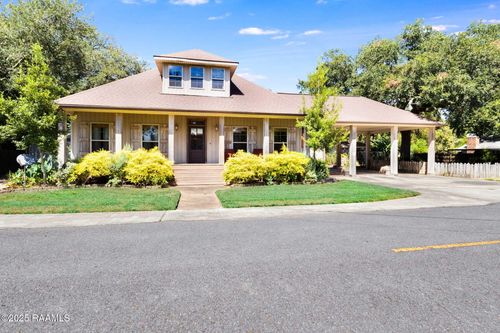 1062 Evangeline St, Breaux Bridge, LA, 70517-8500 | Card Image
