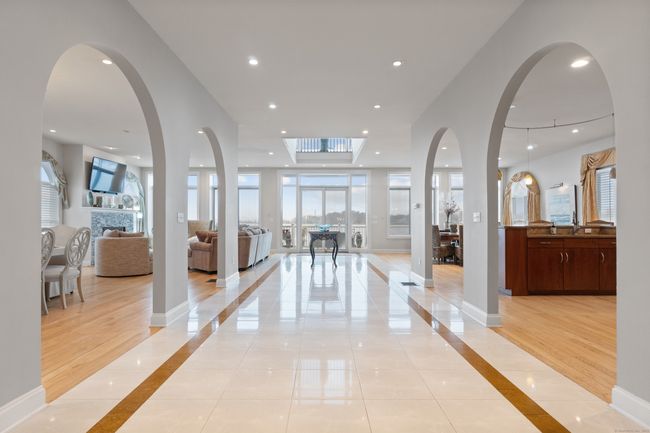 114 Cove St, House other with 4 bedrooms, 7 bathrooms and 6 parking in New Haven CT | Image 14