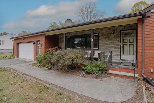 84 Ulster Ave, Ulster Park, NY, 12487-5245 | Card Image