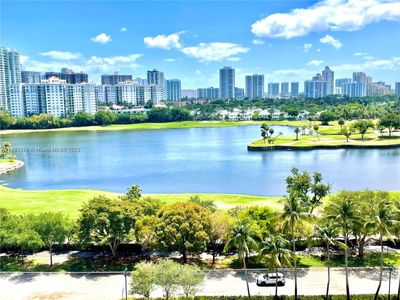 1203 - 3625 N Country Club Dr, Condo with 2 bedrooms, 2 bathrooms and null parking in Aventura FL | Image 2