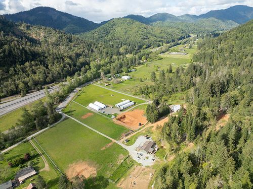 321 N Frontage Rd, Wolf Creek, OR, 97497-9543 | Card Image