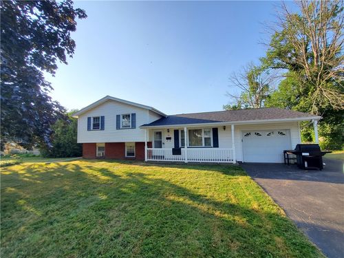 30 Hemlock Woods Ln, Greece, NY, 14615-1330 | Card Image