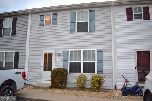 33-203 Kadies Ln, EDINBURG, VA, 22824-9608 | Card Image